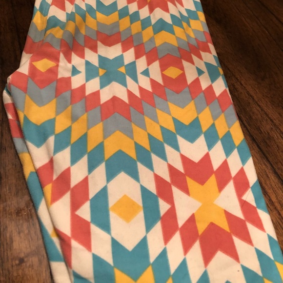Lularoe OS Leggings - Picture 4 of 4